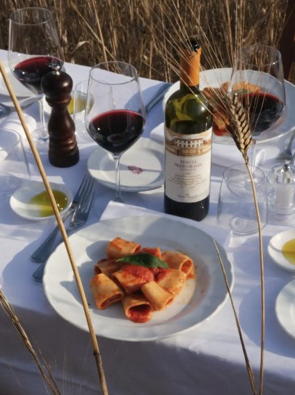 Pasta Tirrena Background